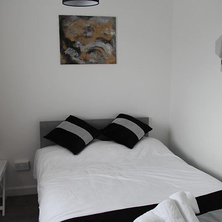 Вилла Coolfin House-Close To Excel, Contractors, Relocators, Paid Parking Лондон Экстерьер фото