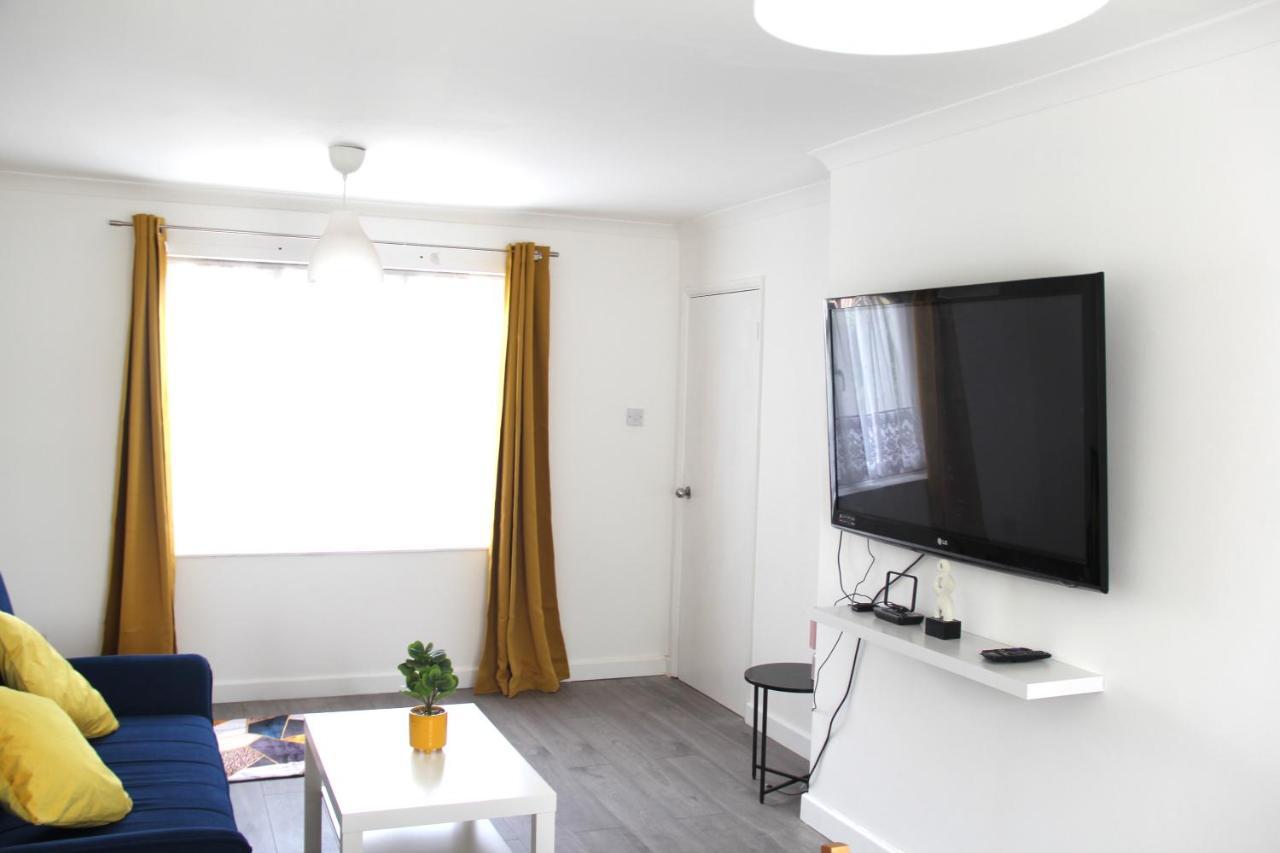 Вилла Coolfin House-Close To Excel, Contractors, Relocators, Paid Parking Лондон Экстерьер фото