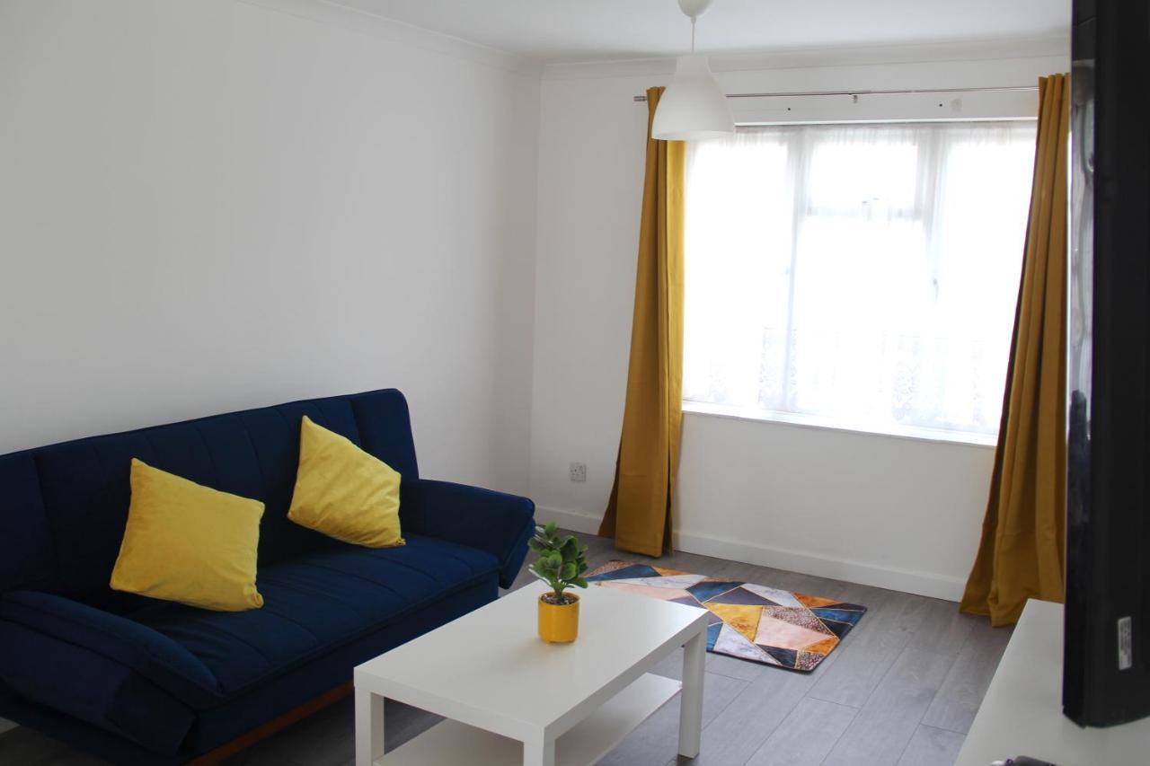 Вилла Coolfin House-Close To Excel, Contractors, Relocators, Paid Parking Лондон Экстерьер фото